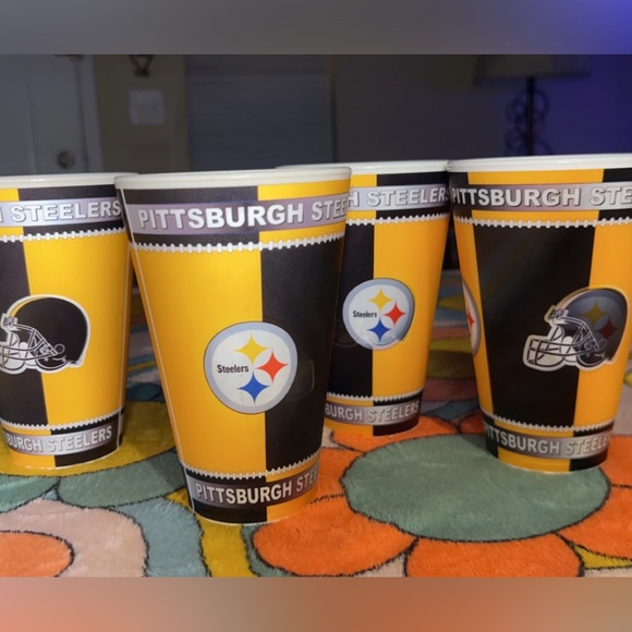 Pittsburgh Steelers 3D Holographic Reusable Plastic Cups 4 Pack NFL Football - Picture 3 of 7